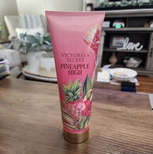Victoria's Secret | Pineapple High Fragrance Lotion